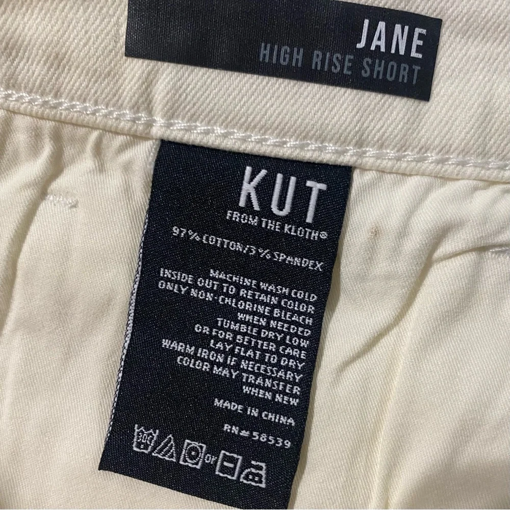KUT from the Kloth Jane High Rise Short in Creamy White Fray Hem Size 2